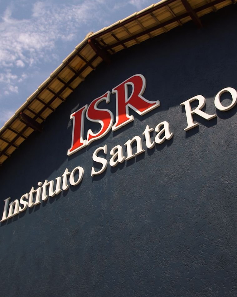 Fachada do Instituto Santa Rosa, em Búzios